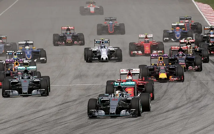 Opening lap of the 2015 Malaysian Grand Prix